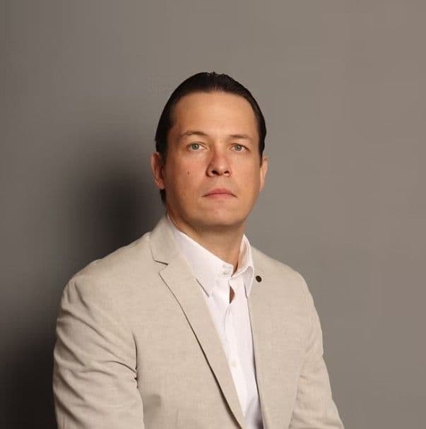 Dr. Fernando Herrero